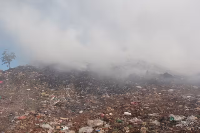 Más de cinco mil litros de agua fueron utilizados para controlar el fuego