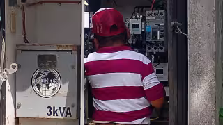 Falla eléctrica siniestra bomba de agua en Ukum en Hopelchén