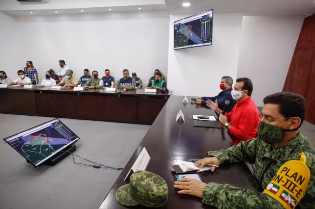 El alcalde Pedro Joaquín Delbouis emitió una alerta a los ciudadanos de Cozumel