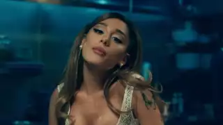 Ariana Grande en el video de 'Positions'
