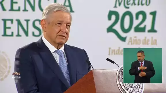 El mandatario pidió reproducir la canción en plena conferencia El mandatario pidió reproducir la canción en plena conferencia