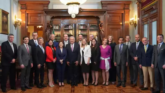 El presidente AMLO compartió una fotografía de la reunión con la Cámara de la Industria de Transformación El presidente AMLO compartió una fotografía de la reunión con la Cámara de la Industria de Transformación