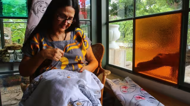 Elena Martínez Bolio presenta su trabajo en el bordado