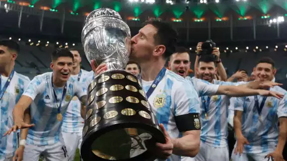 Argentina se convirtió en Campeón de la Copa América luego de 28 años de no hacerlo Argentina se convirtió en Campeón de la Copa América luego de 28 años de no hacerlo