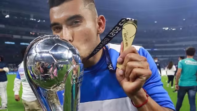 El mediocampista mexicano Orbelín Pineda confirma que vivirá su primera aventura en el futbol de Europa