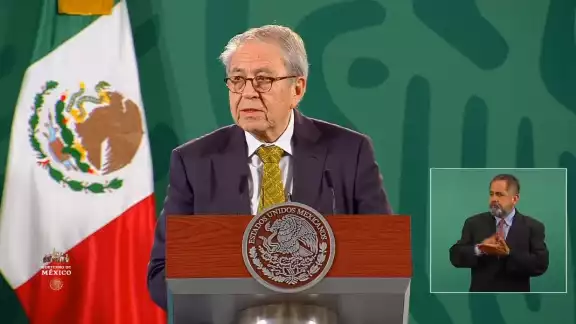 Jorge Alcocer destacó el trabajo del personal de salud Jorge Alcocer destacó el trabajo del personal de salud