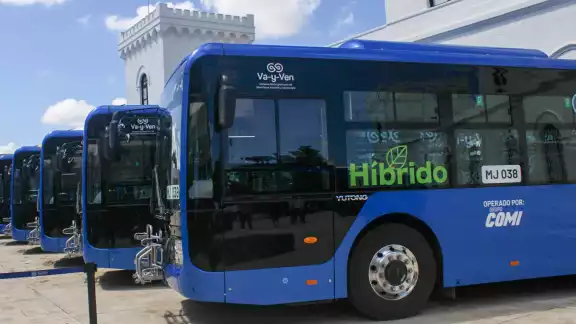 Con 50 autobuses se llega en total a 900 que ya circulan en Yucatán y casi a medio millón de usuarios