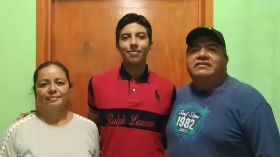 El joven lanzador fue seleccionado para los clasificatorios Williams Sport y destacó como parte de la categoría infantil en la Liga Vinicio Castillo El joven lanzador fue seleccionado para los clasificatorios Williams Sport y destacó como parte de la categoría infantil en la Liga Vinicio Castillo