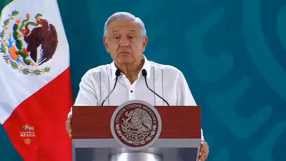 El mandatario explicó que no se permitirán funcionarios soberbios