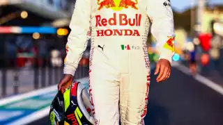 El mexicano oriundo de Guadalajara, Jalisco, tiene 31 años de edad y su nombre completo es Sergio Michel Pérez Mendoza 