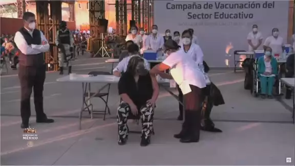 La maestra Myriam recibió la vacuna esta mañana La maestra Myriam recibió la vacuna esta mañana