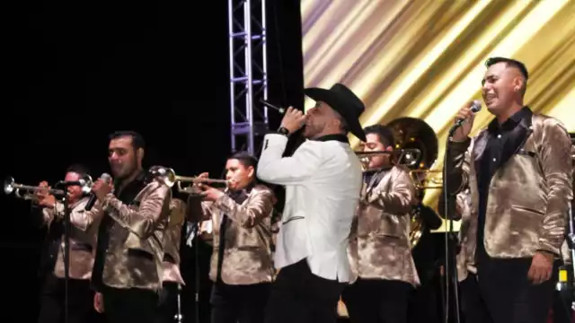 Los 16 jóvenes de Yucatán tocaron en Cancún junto al exvocalista de la Original Banda El Limón