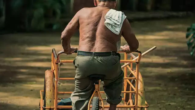 El abuelito de 83 años dice que comprar un triciclo nuevo cuesta 8 mil pesos