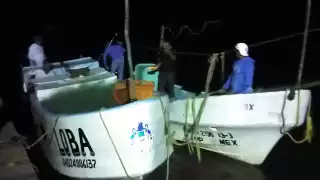 La embarcación asaltada en Sabancuy llegó a la orilla del río alrededor de las 4 de la mañana