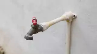 Escasez de agua potable en colonias   afectan a 500 familias chetumaleñas; CAPA no da respuesta