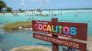 En el lugar se puede encontrar botellas de cerveza, sillas neumáticos y hasta un dron