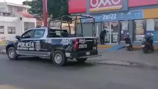 Los hechos se registraron cuando un sujeto llegó a la tienda de conveniencia y hacerse pasar como cliente