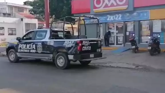 Los hechos se registraron cuando un sujeto llegó a la tienda de conveniencia y hacerse pasar como cliente Los hechos se registraron cuando un sujeto llegó a la tienda de conveniencia y hacerse pasar como cliente