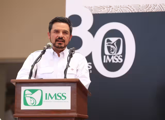 El Director del IMSS se reunió con la familia de la niña en Tinúm, Yucatán