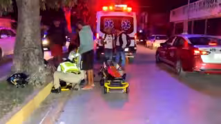 Motociclista sufre grave lesión tras impactarse con camioneta sobre avenida Hidalgo en Campeche