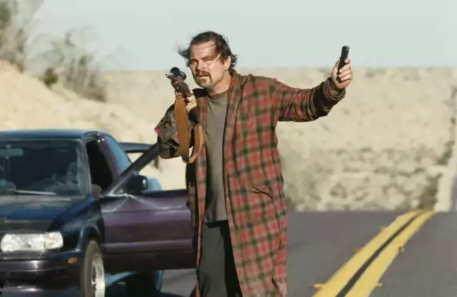 Leonardo DiCaprio en ‘Una batalla tras otra’, la película favorita de los Globos de Oro 2026 con múltiples nominaciones