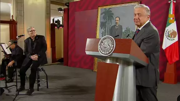 AMLO realiza homenaje a cubanos en la mañanera AMLO realiza homenaje a cubanos en la mañanera