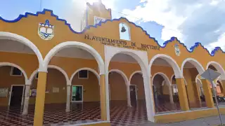 En Buctzotz, arrojan petardos a los habitantes; un niño resultó herido