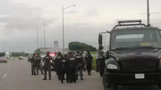 El vehículo fue asegurado por elementos de la SSP y se desconoce la identidad del hoy occiso
