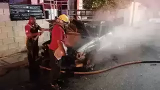 Vecinos queman camioneta e intentan linchar a un ladrón en Campeche