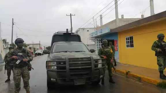 Elementos de la agencia de investigación criminal fueron quienes implementaron la búsqueda del producto en el interior del inmueble