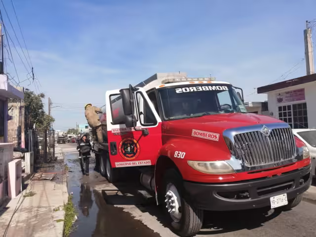 Bomberos sofocaron el incendio de una recámara de los abuelitos