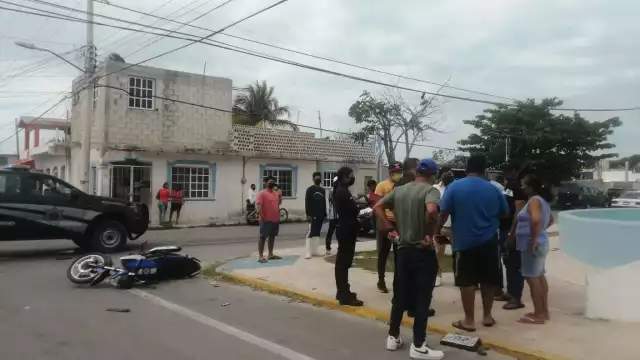 El accidente propició que elementos de la policía tuvieran que cerrar la calle del accidente
