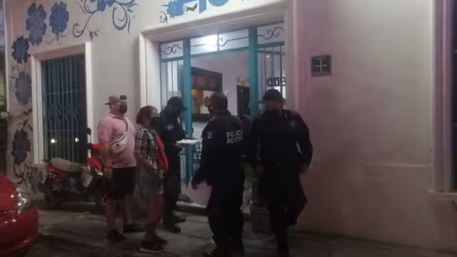 La pareja fue retenida debido a las acusaciones