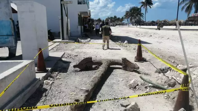 El ancla fue hallada en el malecón de Progreso