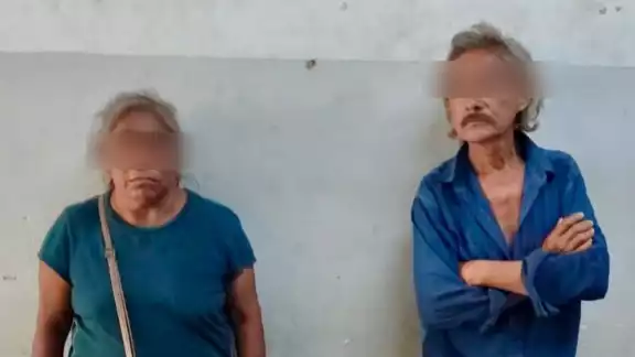 El reporte fue en la supermanzana 235, en donde aseguraron que los dos adultos tomaban en la vía pública frente a la menor El reporte fue en la supermanzana 235, en donde aseguraron que los dos adultos tomaban en la vía pública frente a la menor