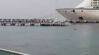 A pesar del clima, los pasajeros abordo del crucero decidieron bajar para disfrutar de Cozumel