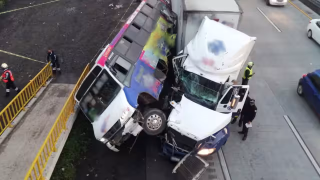 Cuatro muertos en accidente en la autopista México-Querétaro