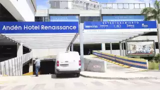 Estacionamientos de centros comerciales en Cancún caen en ilegalidades  