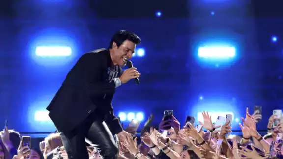 Chayanne expresa su emoción y agradecimiento hacia sus seguidores por el apoyo continuo