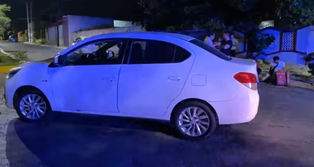 El Dodge Attitude intentó dar vuelta y fue cuando sucedió el choque.
