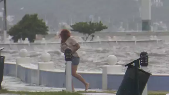 El "Cordonazo de la Santa Cruz" es un fenómeno meteorológico que puede causar tormentas severas, vientos fuertes y granizo El "Cordonazo de la Santa Cruz" es un fenómeno meteorológico que puede causar tormentas severas, vientos fuertes y granizo