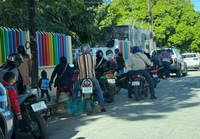 Alumnos de preescolar, primaria y secundaria ingresaron a clases sin contratiempos en Champotón y comunidades rurales.