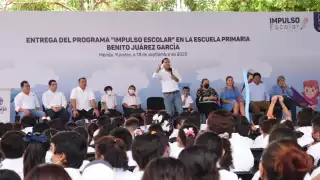 El gobernador Mauricio Vila Dosal invitó a los estudiantes a ir de excursión
