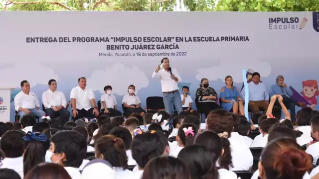 El gobernador Mauricio Vila Dosal invitó a los estudiantes a ir de excursión