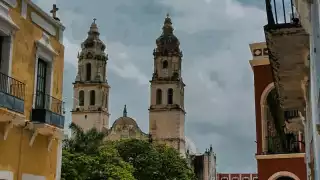 Los puntos para abordar los diferentes transportes se encuentran distribuidos por la zona céntrica