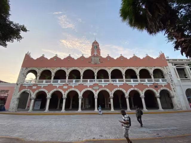 Ana Gabriela Aguilar expuso que se debería llevar a cabo el proceso al interior del municipio, para que se rindan cuentas sobre el tema de este material