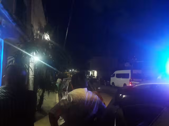 Fueron al menos cuatro impactos de bala que se registraron contra el inmueble