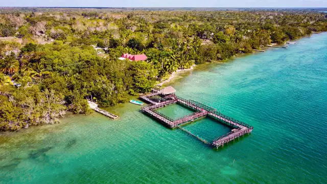 Se ubica a una hora del poblado de Calderitas, y se llama de esta manera en honor al Padre del Mestizaje, Gonzalo Guerrero