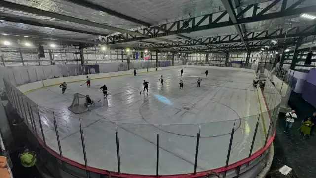 Los México Warriors jugarán en la pista de hielo de la Plaza Outlet Riviera Maya en septiembre contra un equipo internacional.