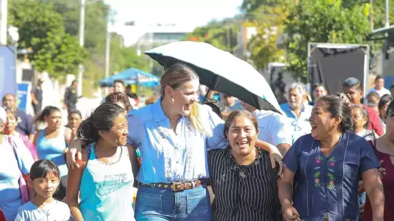 El Ayuntamiento entrega vialidades en San José Tecoh, Zazil-Ha, Valle Dorado y Cinco Colonias El Ayuntamiento entrega vialidades en San José Tecoh, Zazil-Ha, Valle Dorado y Cinco Colonias